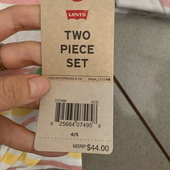 Levis two piece set - Picture 6 of 6
